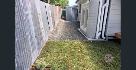 Modern Two-Bedroom Retreat in Weston - Photo 4