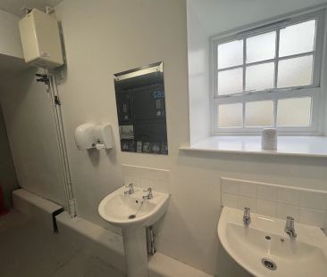 En-Suite Room - Photo 6
