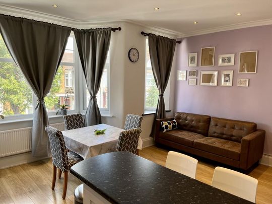 2 bedroom flat to rent - Photo 1