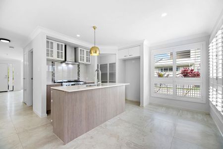 Exquisite Corner Block Property - Your Next Family Home - Photo 2