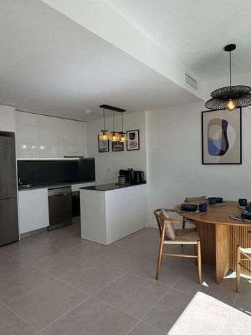 2 bedroom luxury penthouse for rent in Estepona, Spain - Photo 2