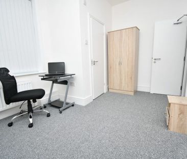 Room , Coultate Street - Photo 1