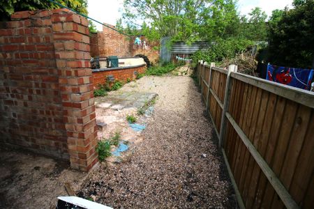 2 bedroom terraced house to rent - Photo 5
