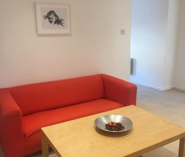 1 Bed Flat, William Street, RG1 - Photo 2