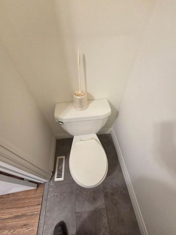 For Lease - 12 College Crescent Unit# Bsmt, Barrie, Ontario - Photo 4