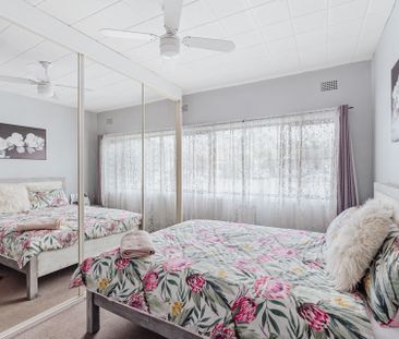 SPACIOUS FAMILY HOME - Photo 3