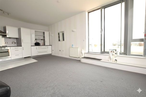 Lexicon Apartments, Mercury Gardens, Romford, RM1 - Photo 1