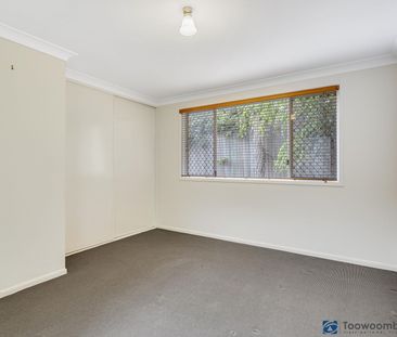 2/14 Horrocks Crescent, 4350, Kearneys Spring Qld - Photo 2