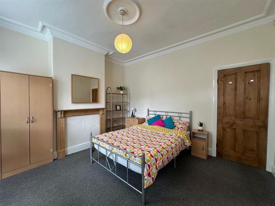 3 bedroom end of terrace house to rent - Photo 1