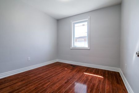 For Lease - 90 Mountland Drive Unit# Main, Toronto, Ontario - Photo 3