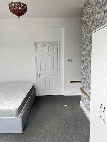 1 bedroom house of multiple occupation to rent - Photo 3