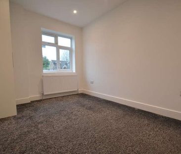 Stanwell New Road, Staines-upon-thames, TW18 - Photo 6