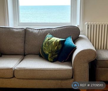 3 bedroom flat to rent - Photo 2