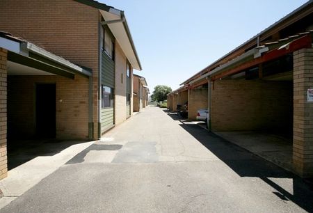 Stylish & convenient location - Photo 2