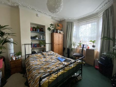 6 bedroom terraced house to rent - Photo 4