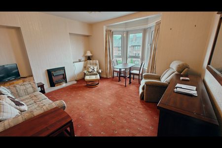 2 Bed Flat, Glasgow, G52 - Photo 5