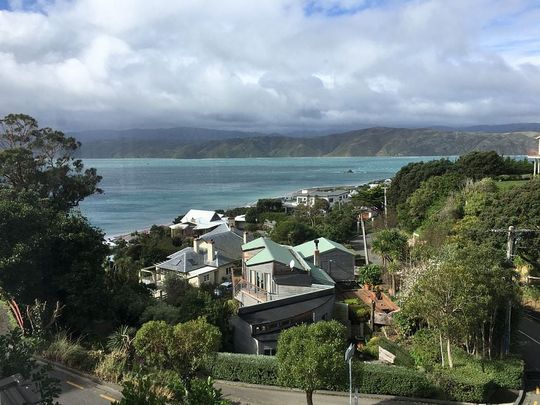 Spacious, sunny, secure two double bedroom flat - Photo 1