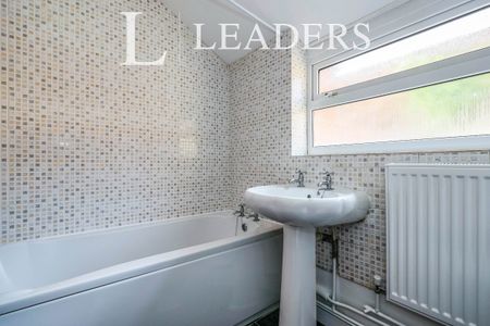 2 bedroom mid-terrace to rent Penhale Road, Fratton PO1 - Photo 5