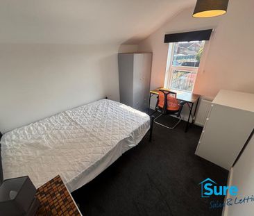 4 bedroom terraced house to rent - Photo 3