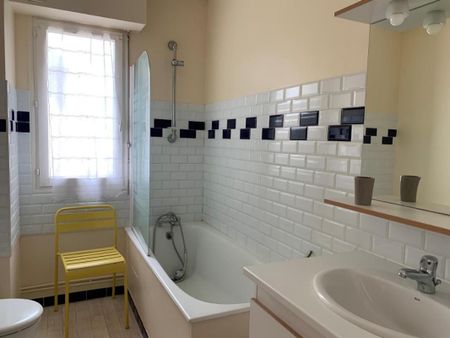 Location Appartement 1 pièce Meublé 35m² GRANVILLE 50400 - Photo 5