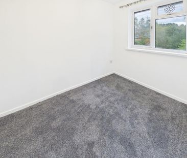 2 bedroom semi-detached house to rent - Photo 5