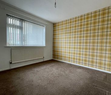 2 bedroom Flat To Let - Photo 1