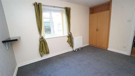 Nialls Court, Thackley, Bradford, BD10 - Photo 5