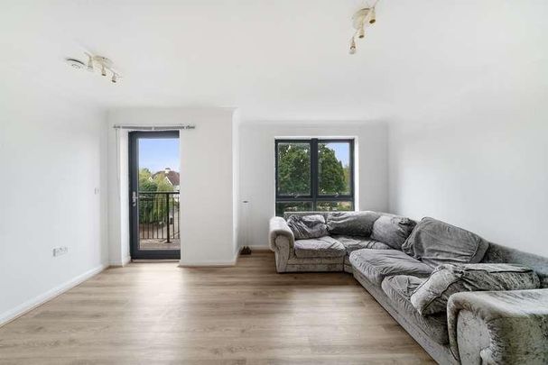 Hirst Crescent, North Wembley, HA9 - Photo 1