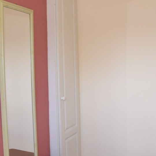 Huge room in 3-bedroom apartment in Tallaght, Dublin - Photo 1