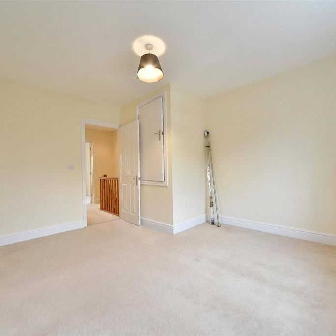 2 bedroom link detached house to rent - Photo 1