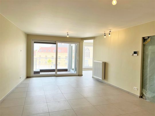 Appartement met 2 slaapkamers en 2 balkons. - Photo 1