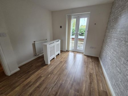 4 bedroom townhouse to rent - Photo 2