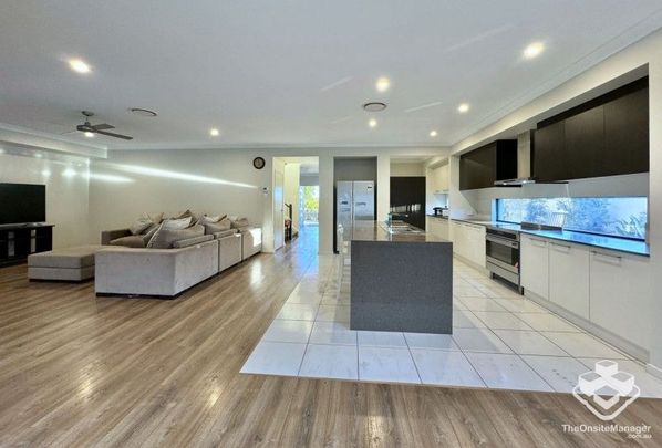 Hilltop Carindale - Photo 1