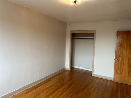 8841 10e Avenue - Photo 4