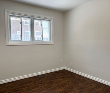 For Lease - 327 Dover Street Unit# Main Fl, Oshawa, Ontario - Photo 1