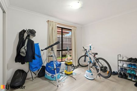 Charming Macgregor Home at a Steal! - Photo 2