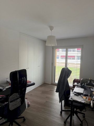 Proche de toutes les commodités, bel appartement de 4.5 pièces au 1er étage - Foto 4