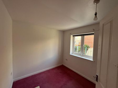 3 bedroom end of terrace house to rent - Photo 2