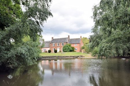 Halvergate Road, Freethorpe, NR13 - Photo 2