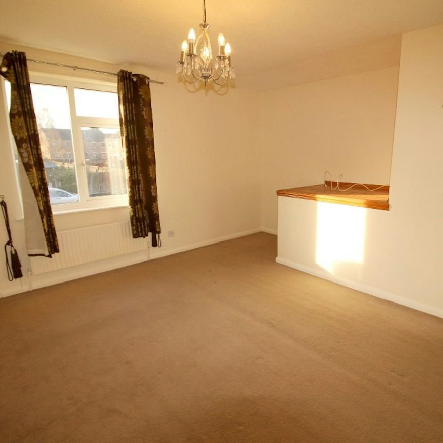 Terraced House to rent on - Photo 1