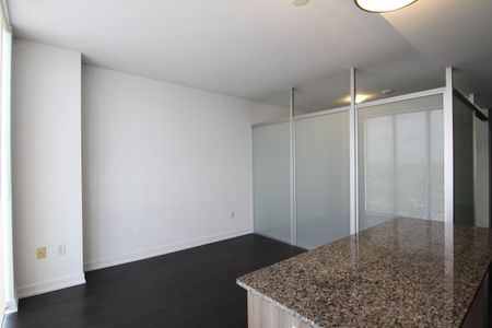 For Lease - 426 University Avenue Unit# 2801 (Den), Toronto, Ontario - Photo 4