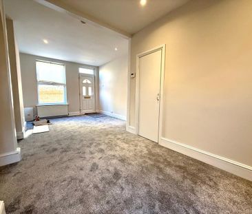 2 bedroom end of terrace house to rent - Photo 1