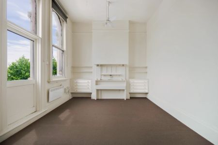 3 Bed, 1 Bath - Photo 4