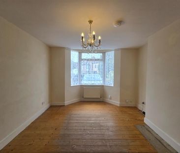 Putney Road, Enfield EN3, London - Photo 2