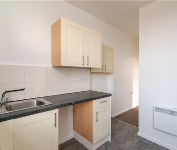 3 bedroom apartment to rent - Photo 6