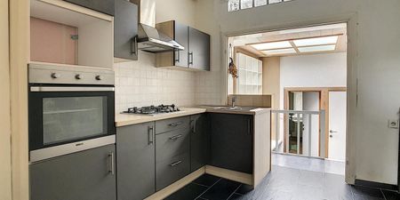 Appartement te huur in Tournai voor € 700 met 2 slaapkamers - Foto 4