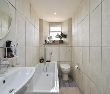 2 bedroom maisonette to rent - Photo 2