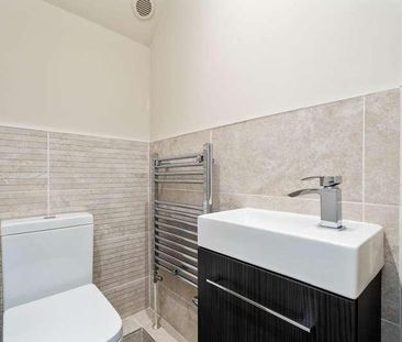 Springfield Park, Johnstone, PA5 - Photo 4