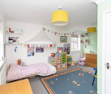 4 bedroom semi-detached house to rent - Photo 1