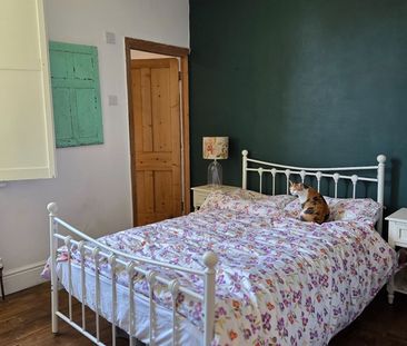 2 Bed Terraced House, Cromwell Road, E17 - Photo 1